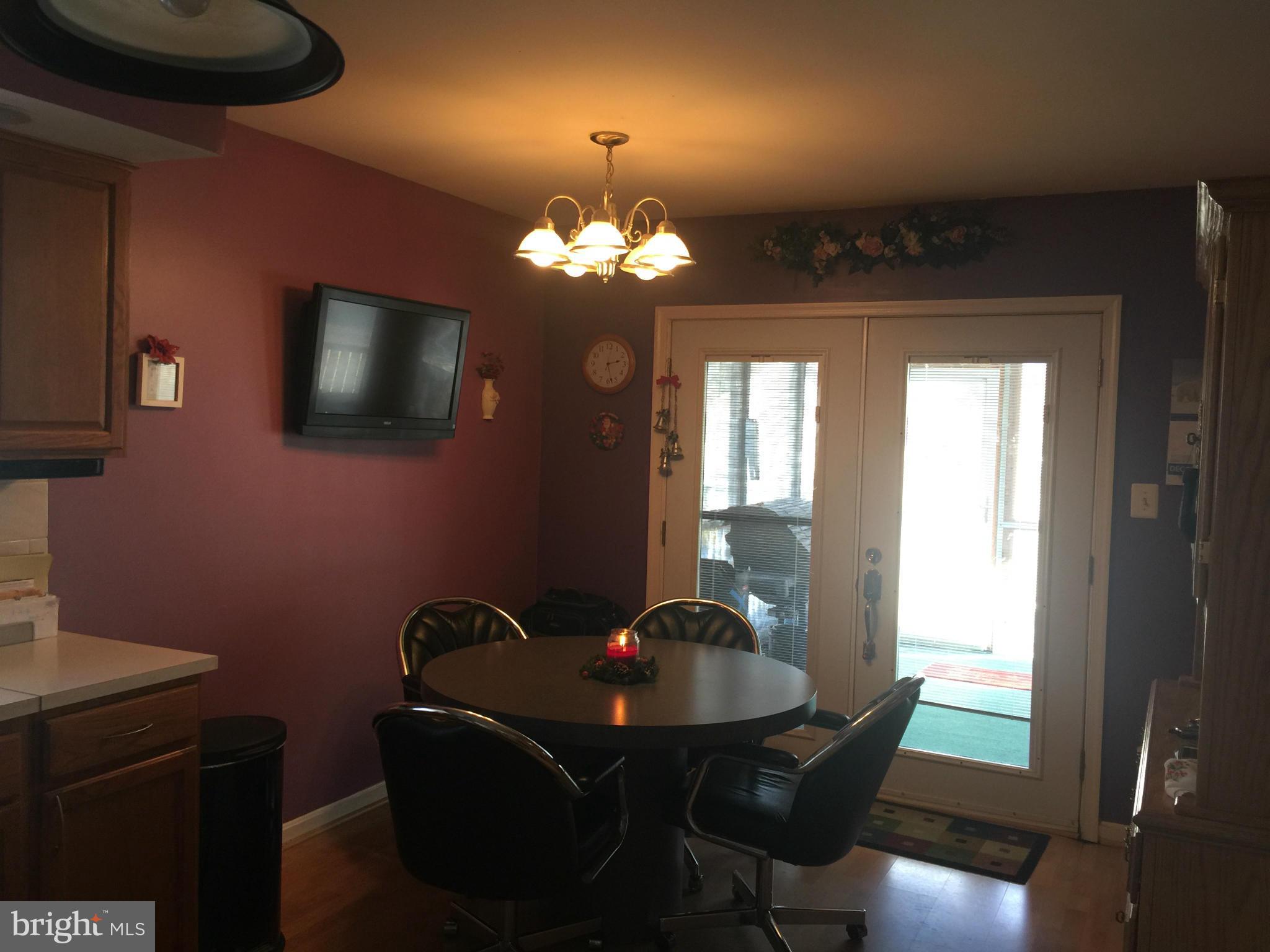 8631 Tall Oaks Road Baltimore, MD 21219 - Photo 8 of 21 Dining Room