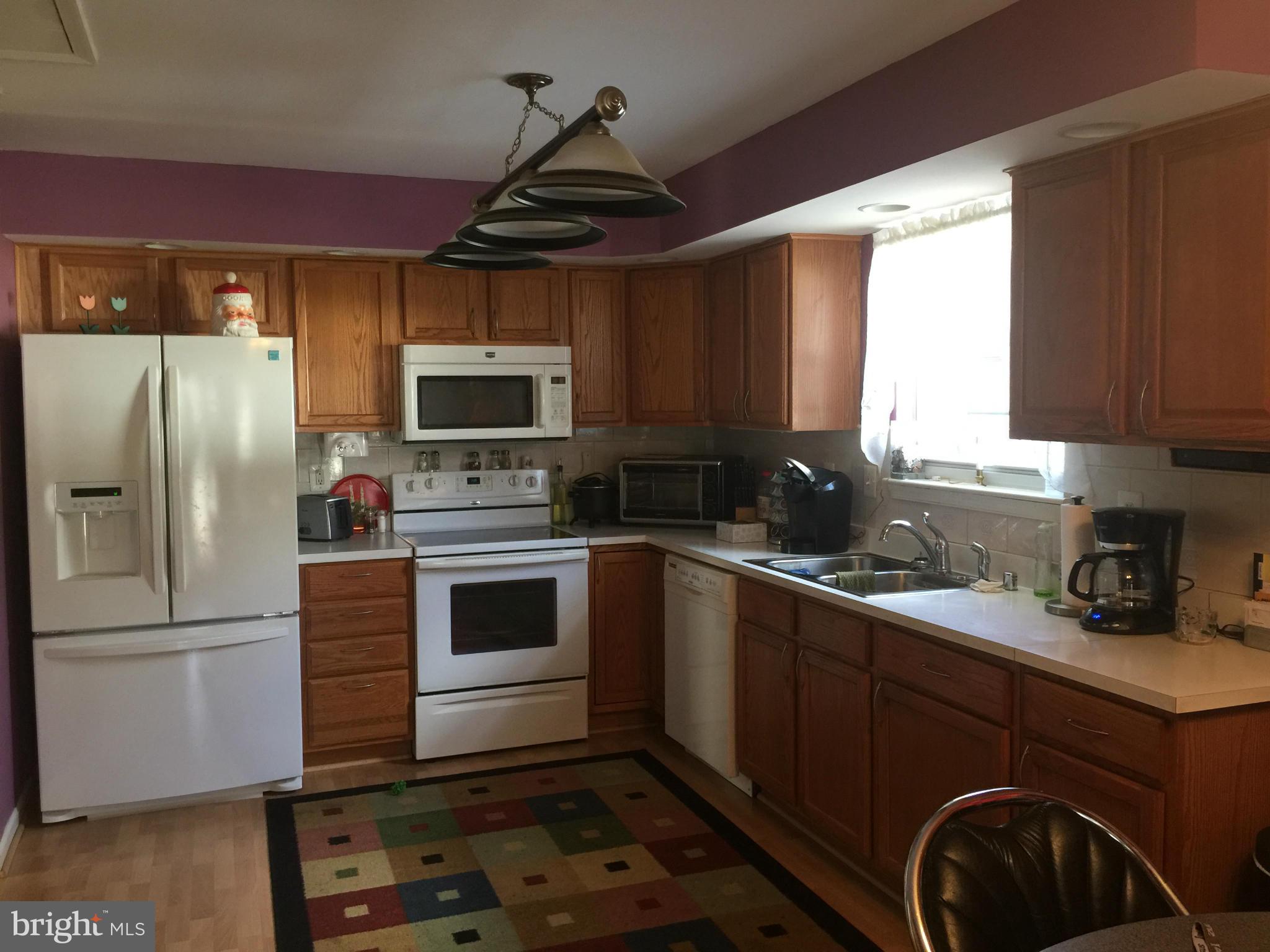 8631 Tall Oaks Road Baltimore, MD 21219 - Photo 9 of 21 Kitchen