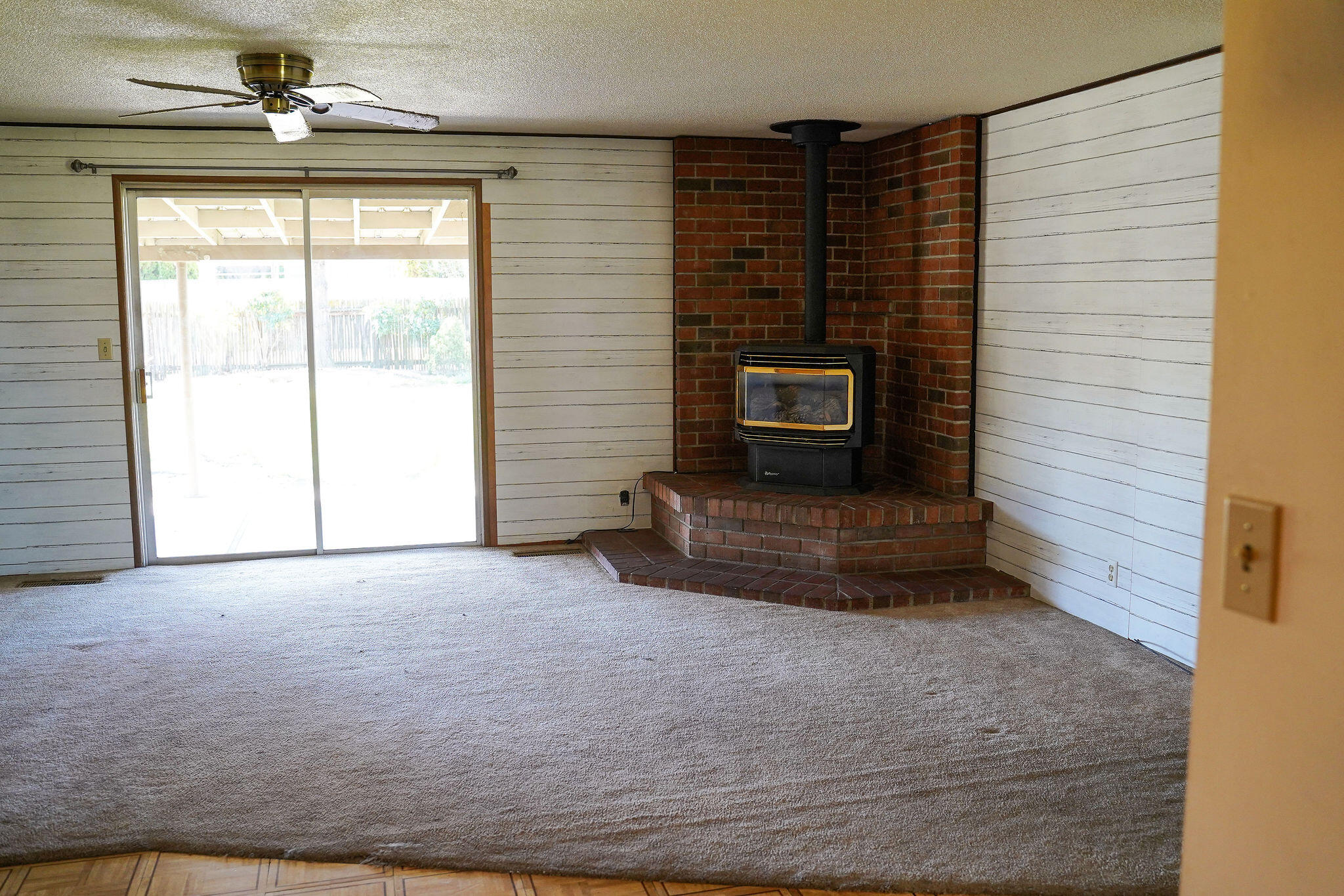 920 South 4th Street Central Point, OR 97502 - Photo 14 of 31 DSC01542