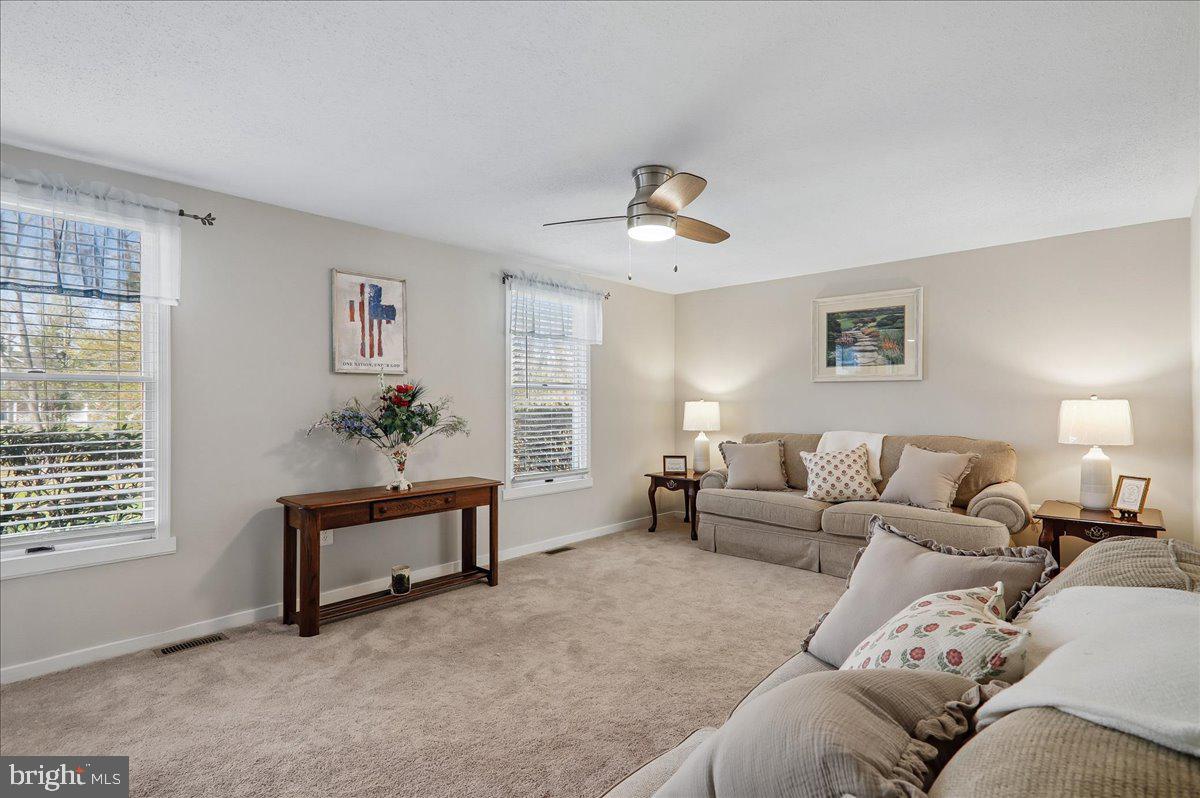 4711 Pole Road Alexandria, VA 22309 - Photo 6 of 49 Living Room