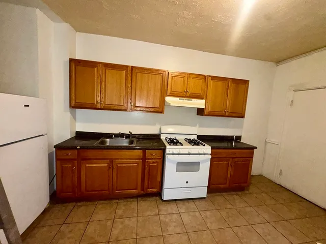 an empty room with a empty space