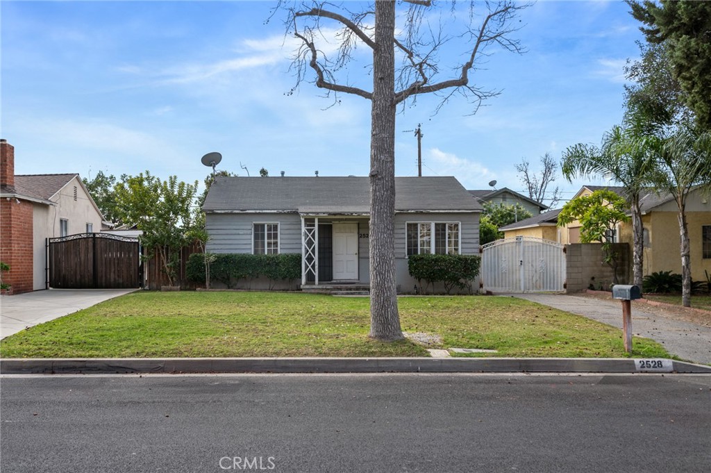 2528 Maynard Drive Duarte, CA 91010 - Photo 3 of 37