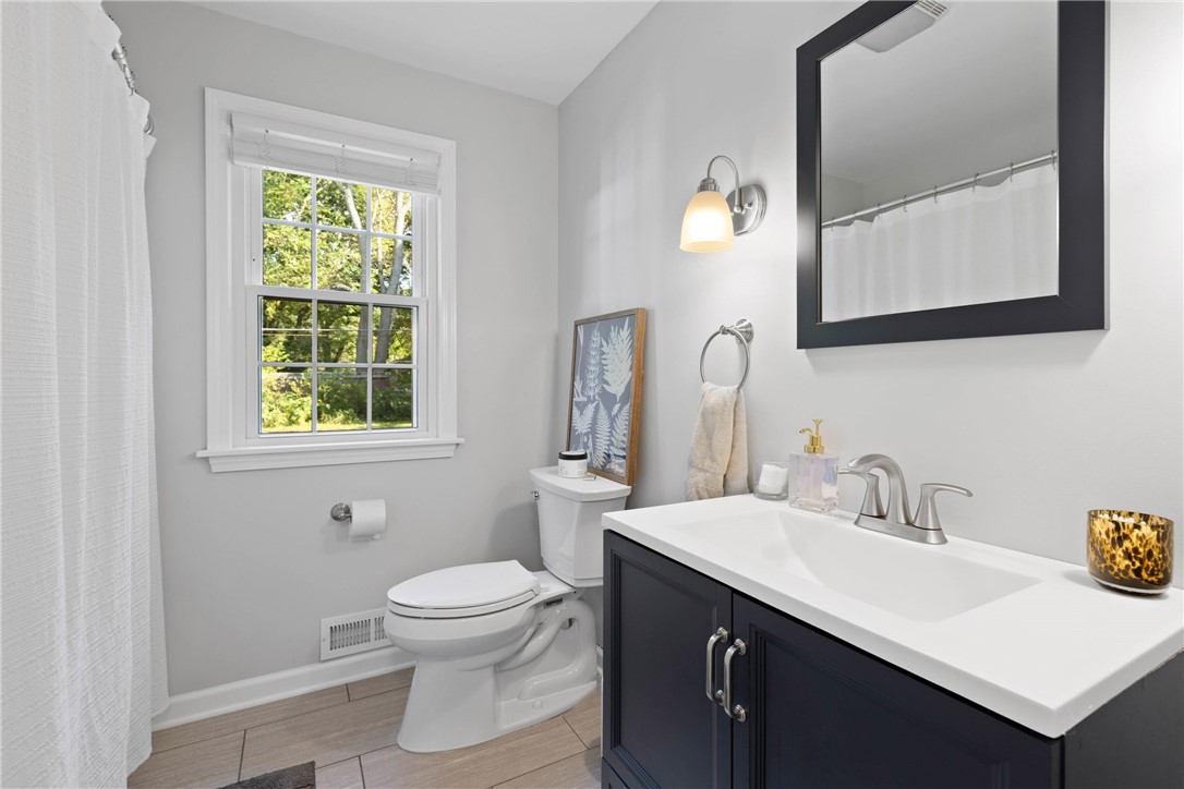 228 Overbrook Road Pittsford, NY 14618 - Photo 27 of 49