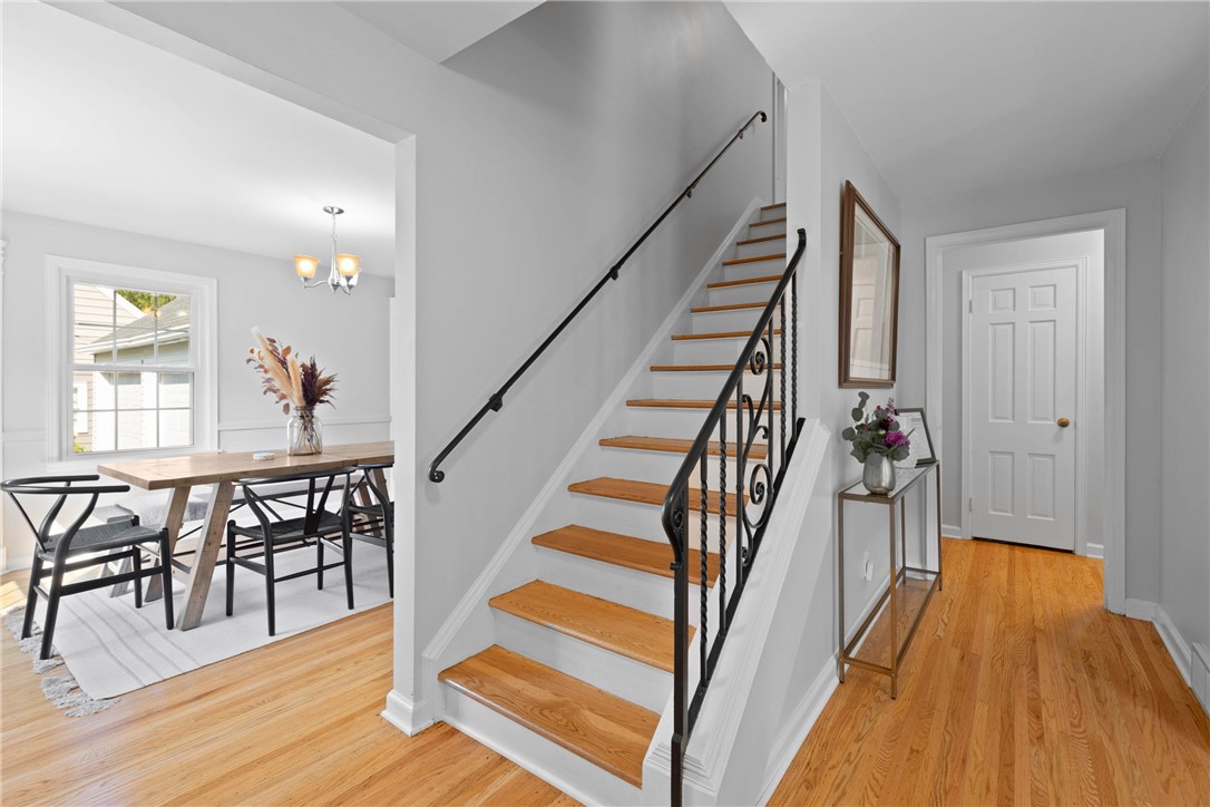 228 Overbrook Road Pittsford, NY 14618 - Photo 7 of 49