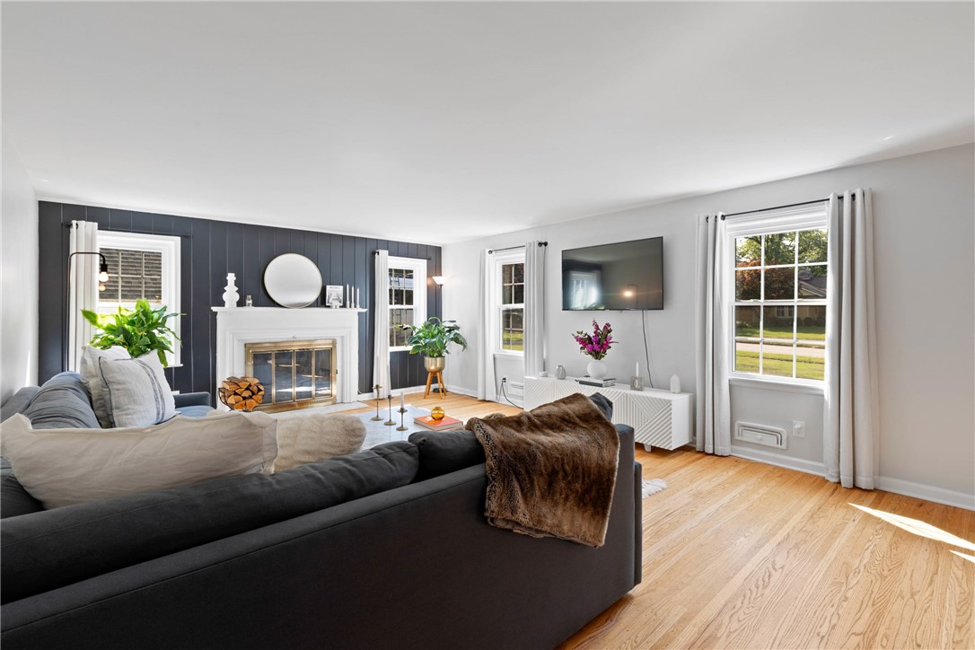 228 Overbrook Road Pittsford, NY 14618 - Photo 9 of 49