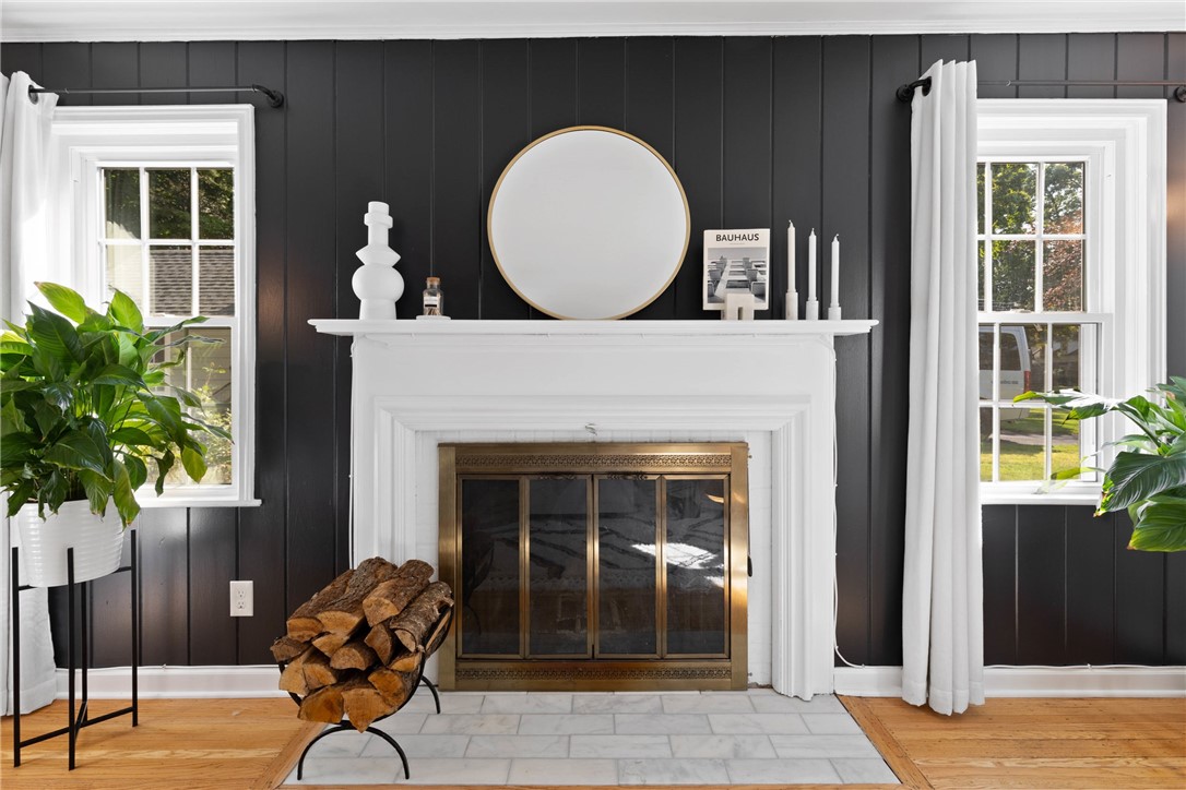 228 Overbrook Road Pittsford, NY 14618 - Photo 10 of 49 Classic beauty