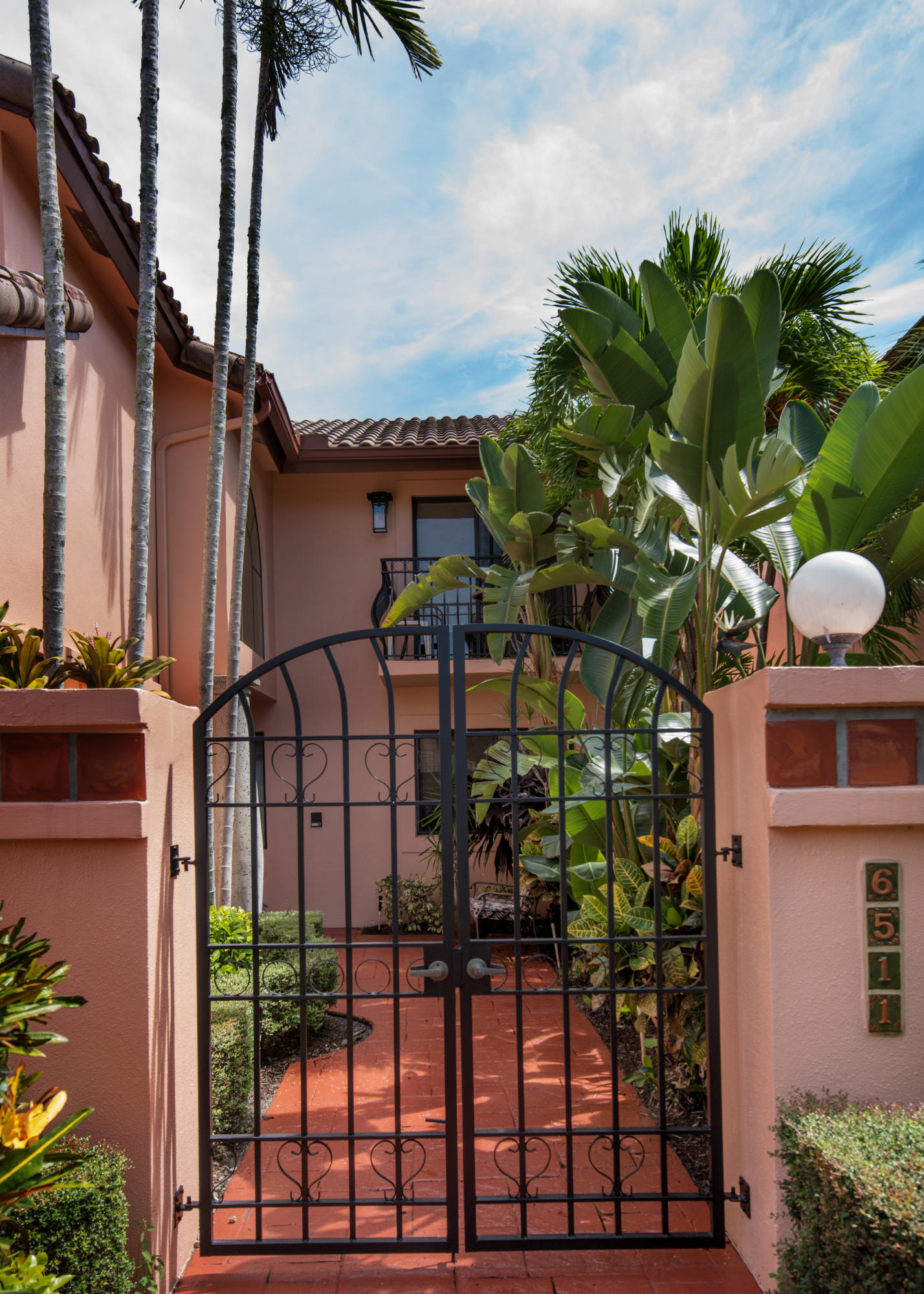 6511 Via Rosa Boca Raton, FL 33433 - Photo 3 of 26 Courtyard