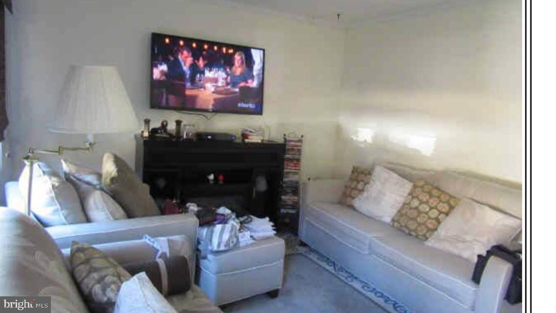 11 Rittenhouse Drive Willingboro, NJ 08046 - Photo 3 of 13 Gallery Image 3