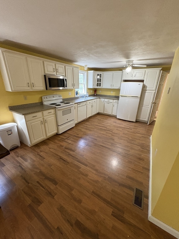 2 Cranberry Circle Middleboro, MA 02346 - Photo 5 of 35