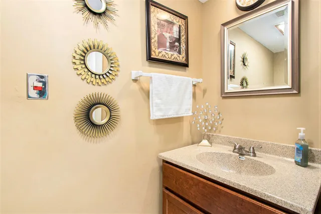 $185,000 | 2305 Martha Street, Unit D2, Highland, IN 46322