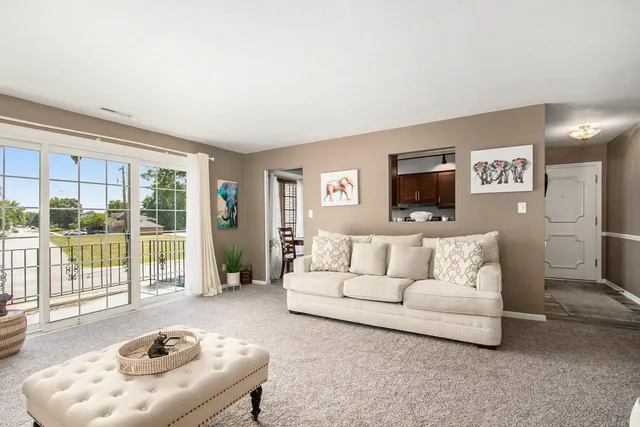 $185,000 | 2305 Martha Street, Unit D2, Highland, IN 46322