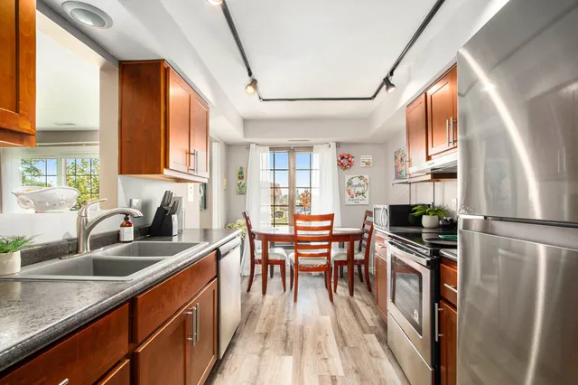 $185,000 | 2305 Martha Street, Unit D2, Highland, IN 46322