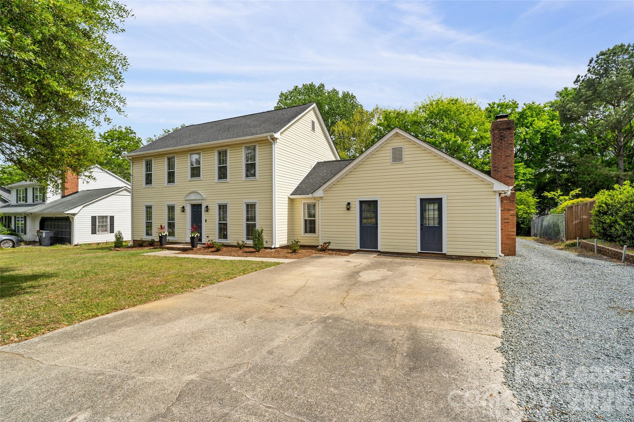 6600-6602 Porterfield Road Charlotte, NC 28226 - Photo 2 of 32