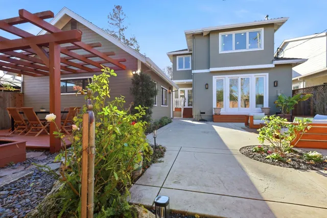 $3,088,000 | 941 Walnut Street, San Carlos, CA 94070