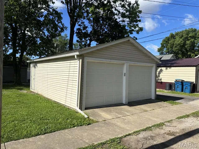 $175,000 | 1700 Cypress Street, Highland, IL 62249