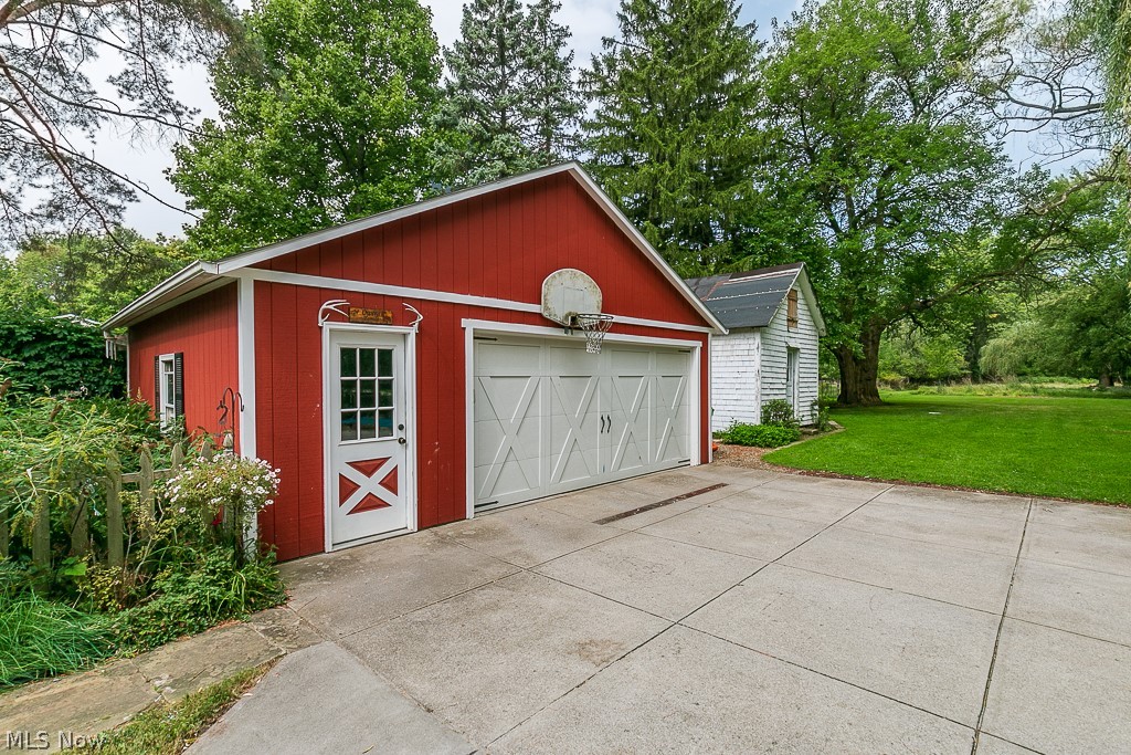 4551 Ammon Road Cleveland, OH 44143 - Photo 8 of 35 Gallery Image 8