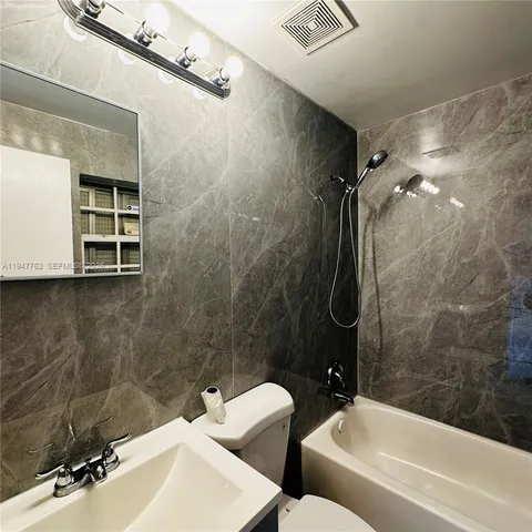 $2,190 | 732 Moffett Street, Unit 4A, Hallandale Beach, FL 33009