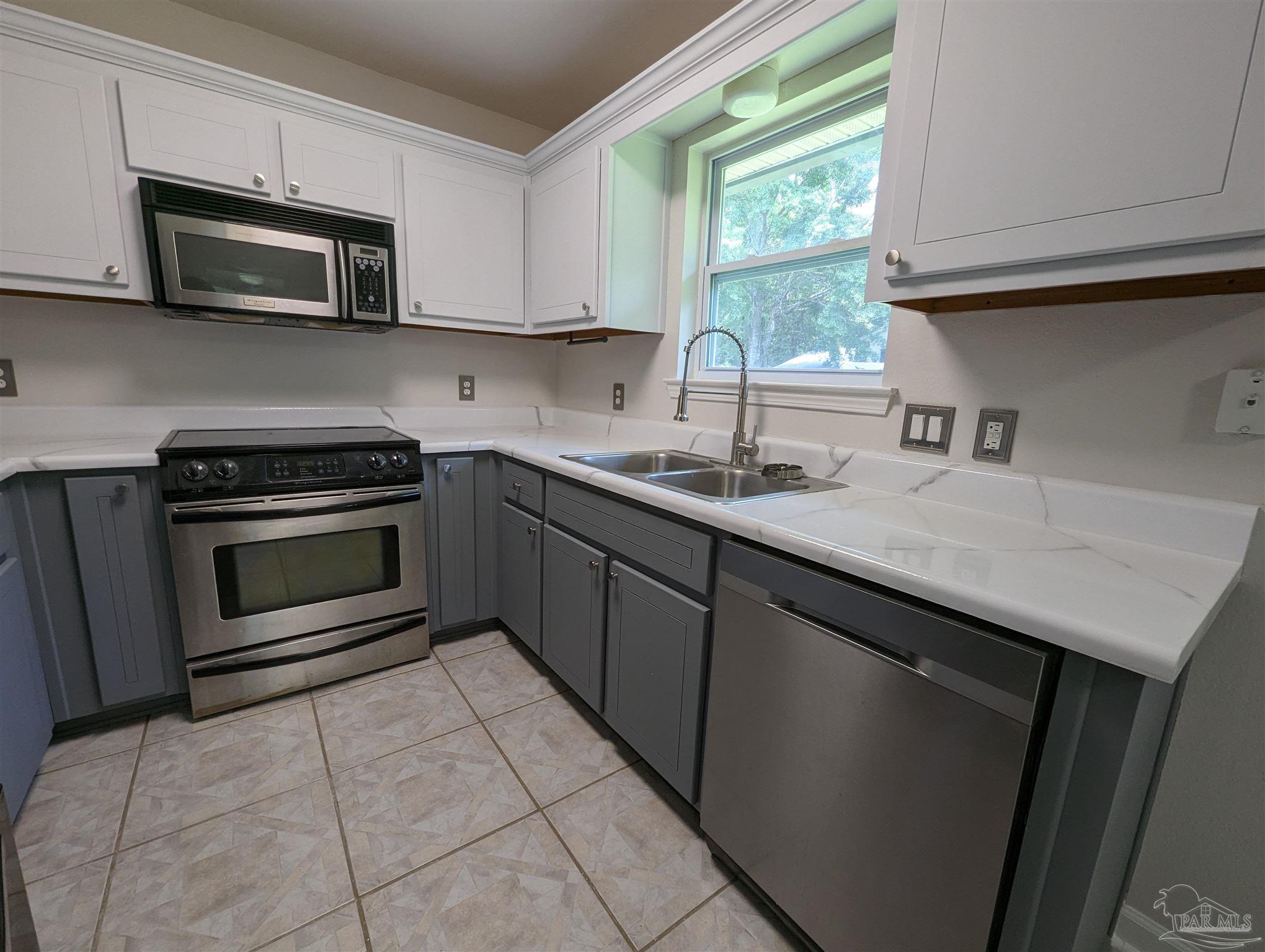 5620 Windermere Trace Pace, FL 32571 - Photo 3 of 33