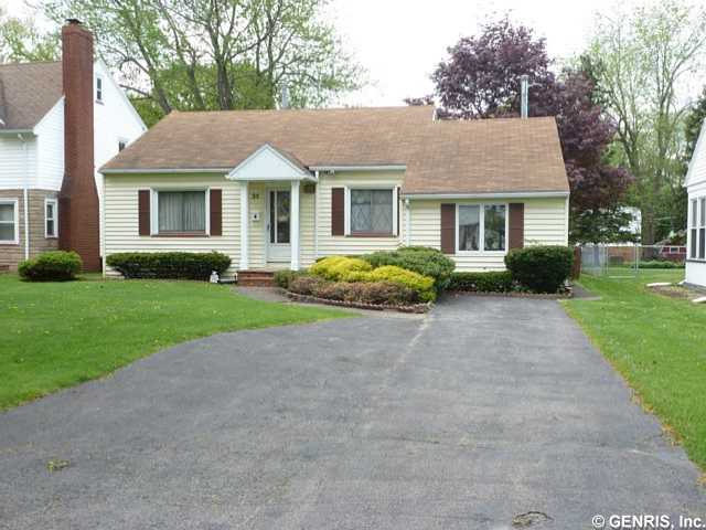 35 Doris Road Irondequoit, NY 14622 - Photo 1 of 1 Exterior Front