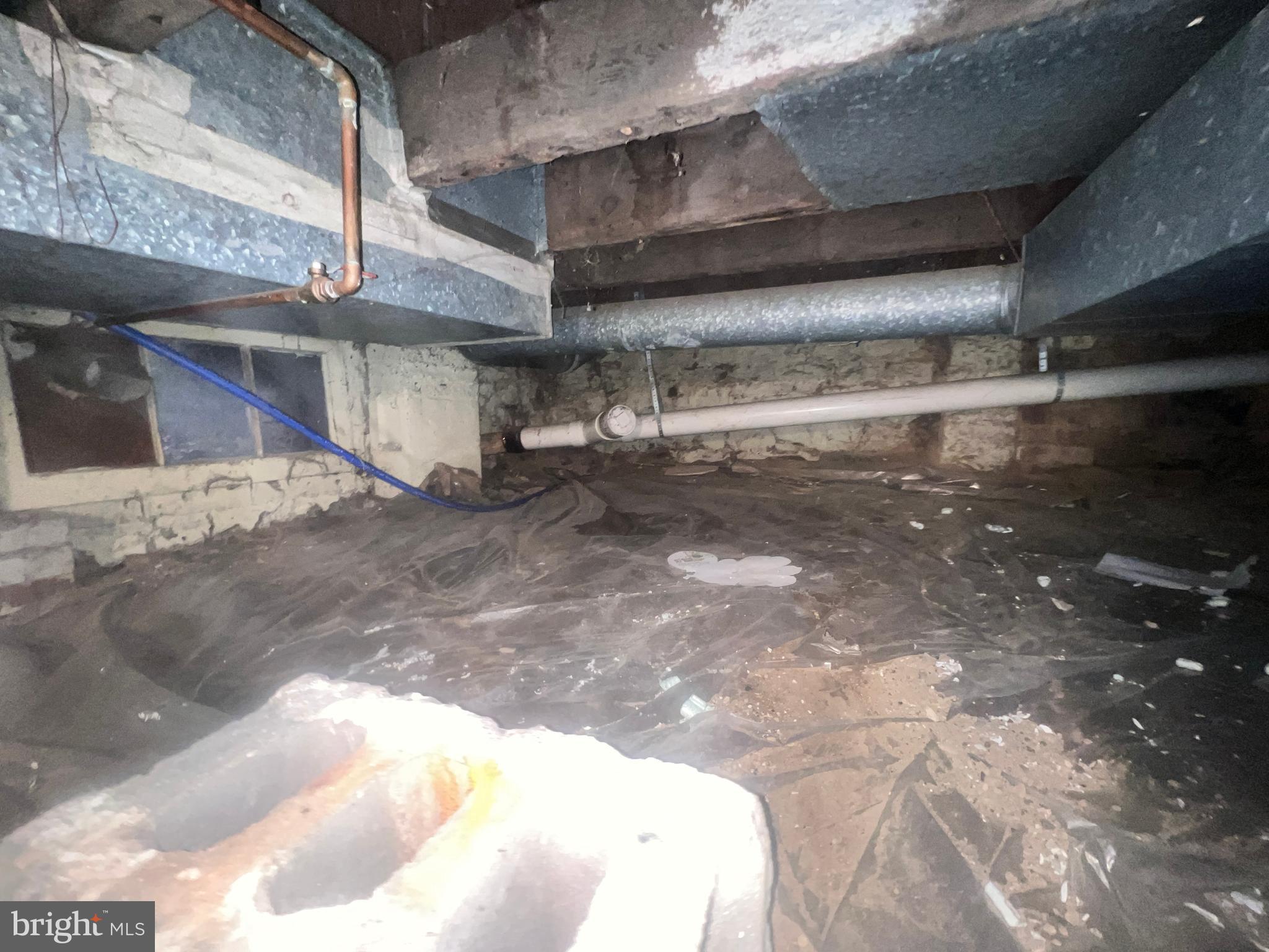 15515 Mt Savage Road Northwest Mount Savage, MD 21545 - Photo 30 of 39 a view of a garage