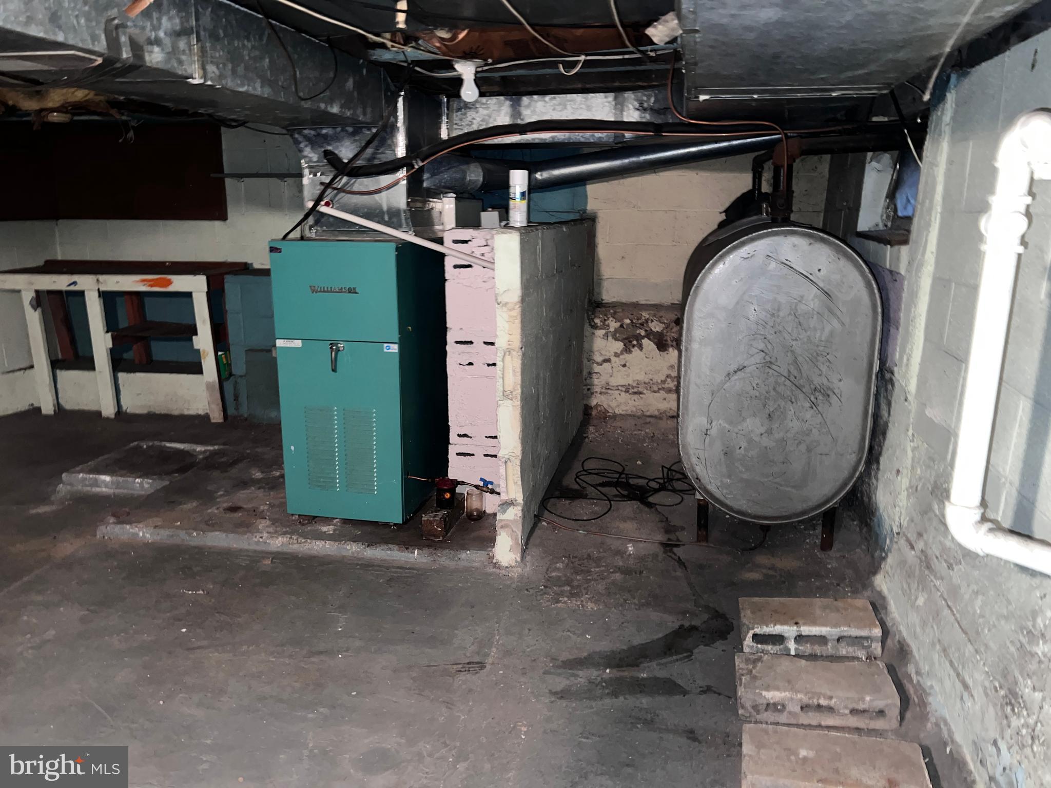 15515 Mt Savage Road Northwest Mount Savage, MD 21545 - Photo 31 of 39 a view of a garage