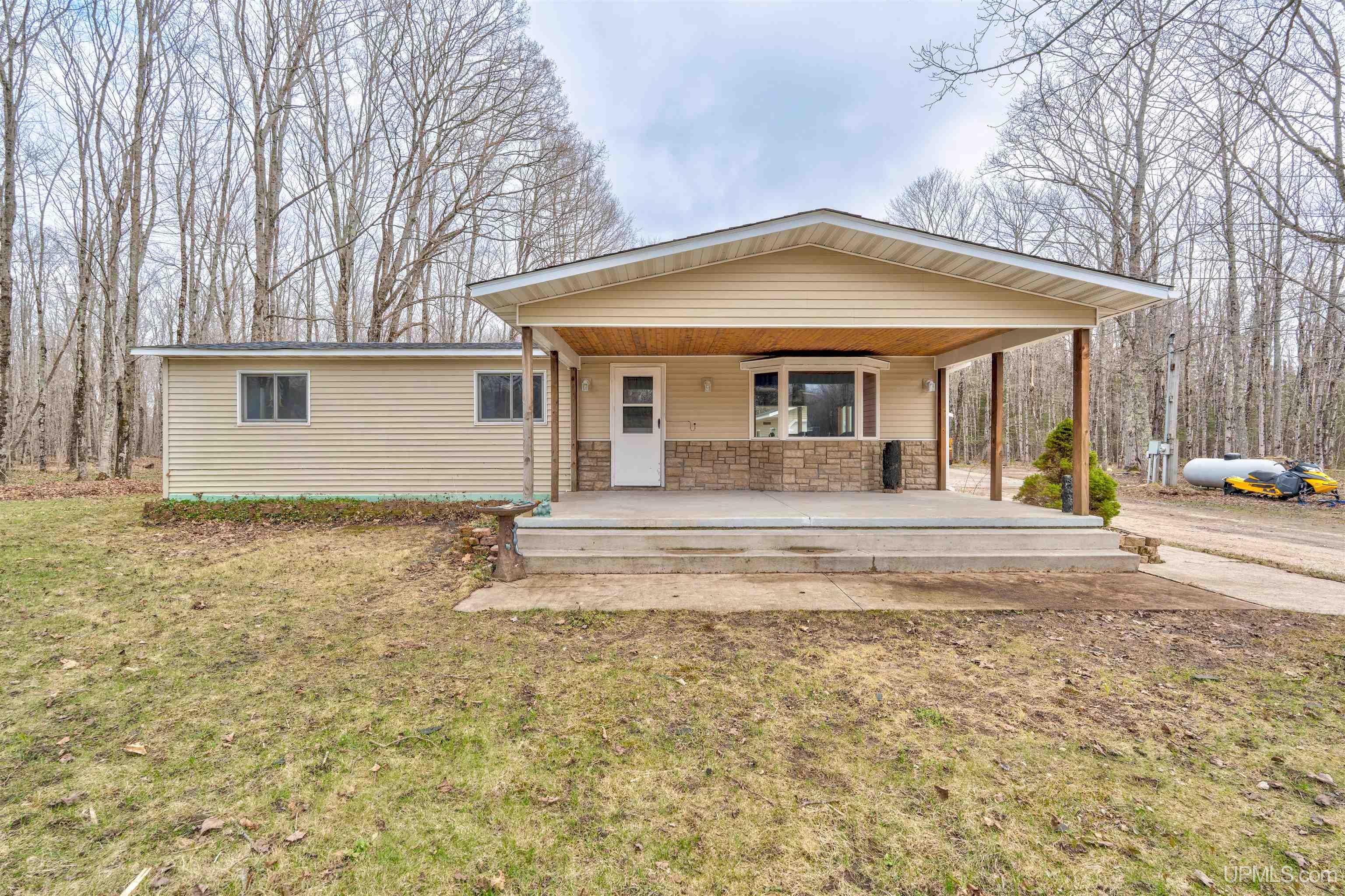 1683w Quarry Road Gulliver, MI 49840 - Photo 2 of 37
