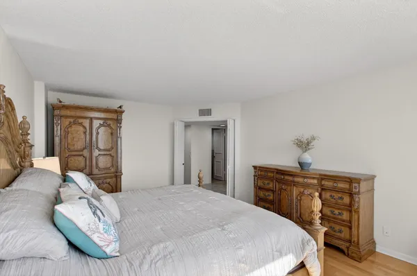 $470,000 | 1147 Hillsboro Mile, Unit 908, Hillsboro Beach, FL 33062