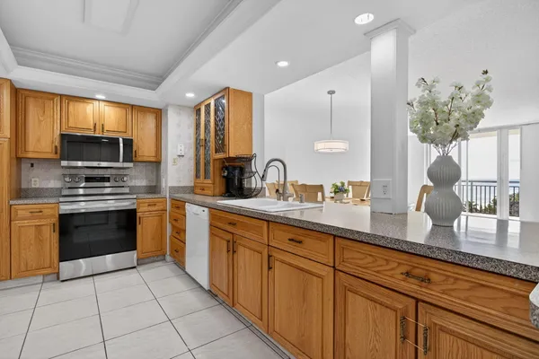$470,000 | 1147 Hillsboro Mile, Unit 908, Hillsboro Beach, FL 33062
