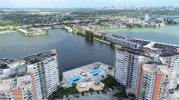 $1,900 | 1351 Northeast Miami Gardens Drive, Unit 703E, Miami, FL 33179