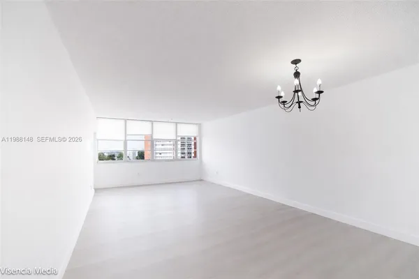 $1,900 | 1351 Northeast Miami Gardens Drive, Unit 703E, Miami, FL 33179