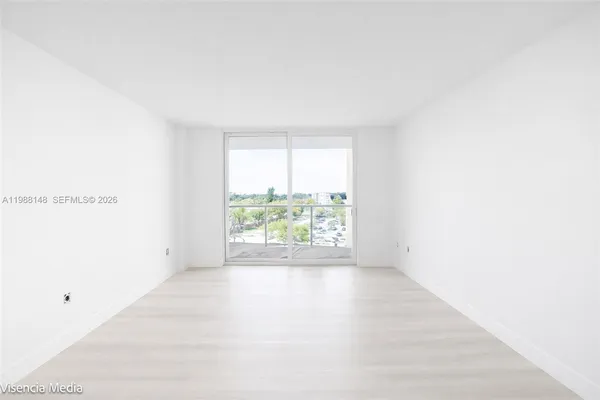 $1,900 | 1351 Northeast Miami Gardens Drive, Unit 703E, Miami, FL 33179