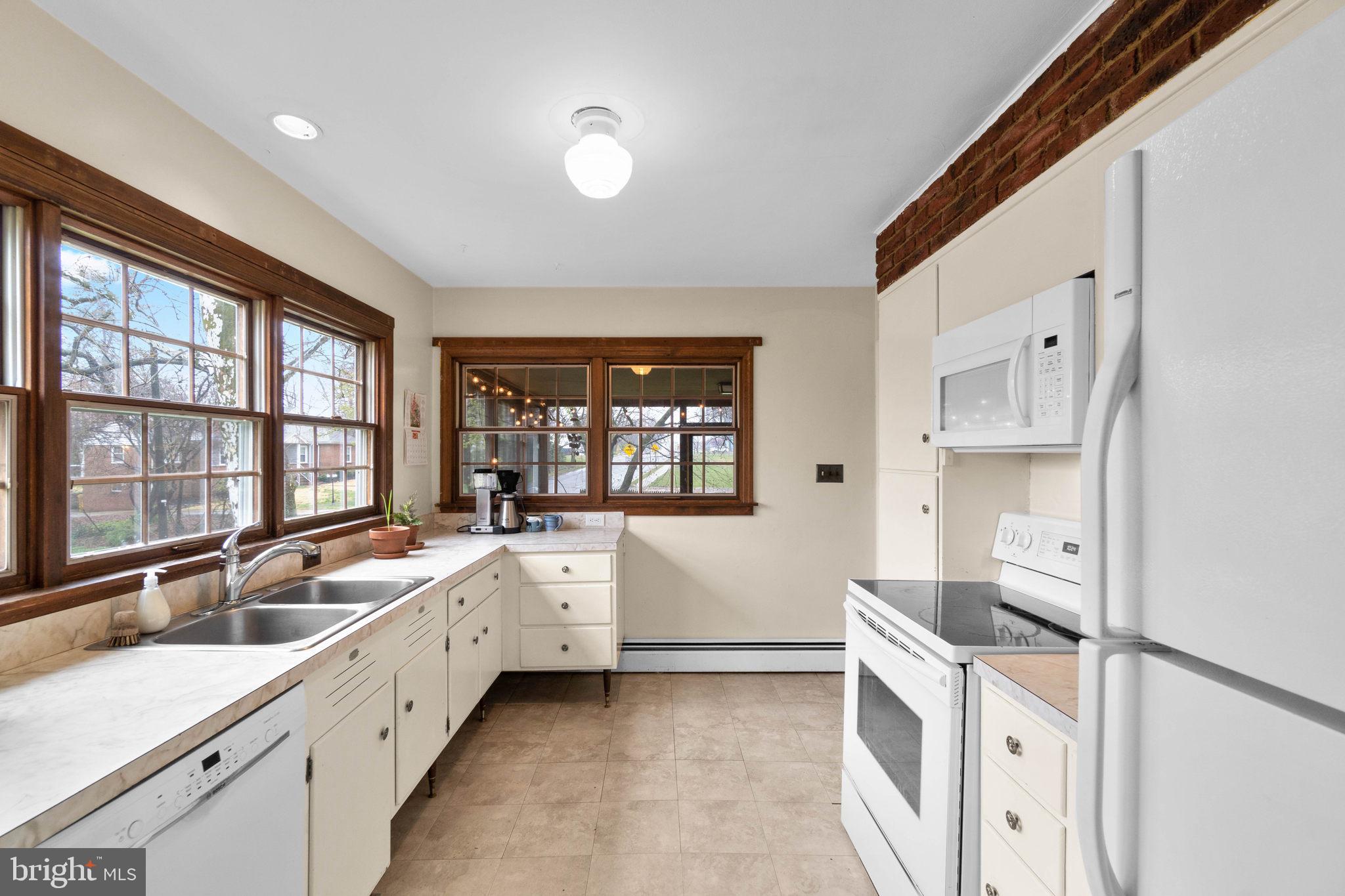 220 Sycamore Road Linthicum Heights, MD 21090 - Photo 20 of 56 KITCHEN