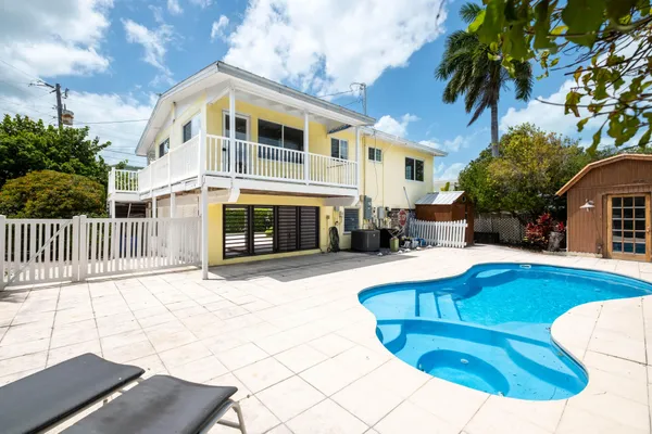 $749,000 | 148 Pointview Road, Tavernier, FL 33070