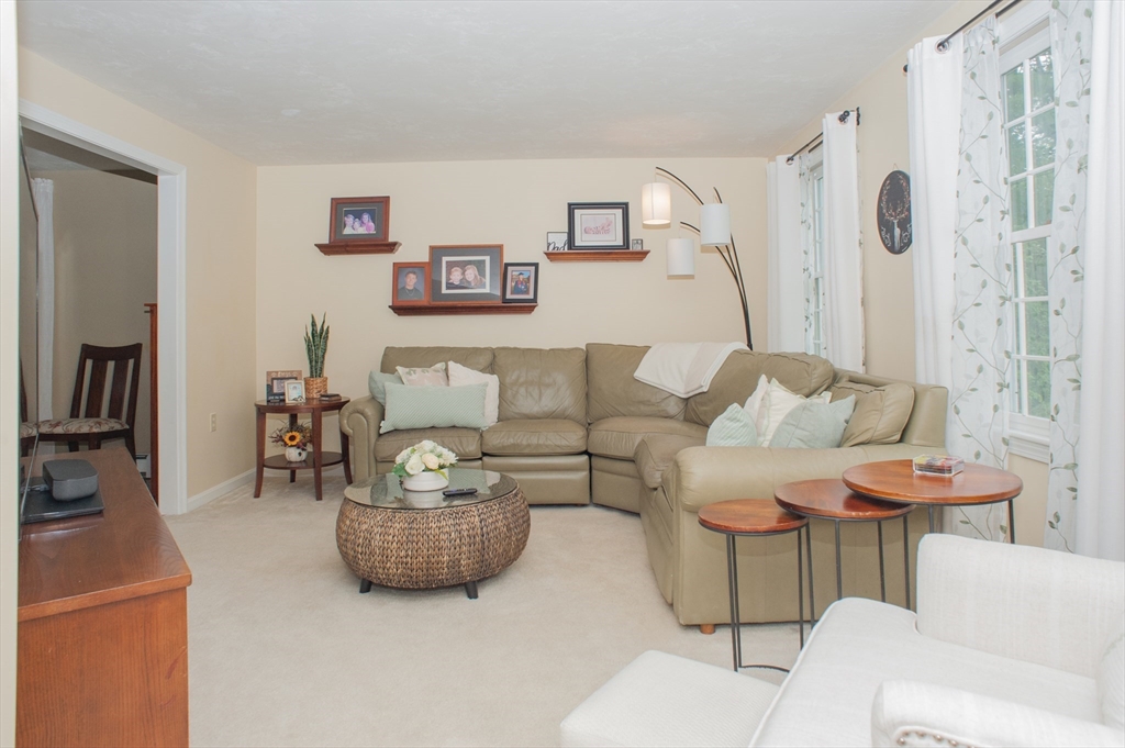 13 King Philip Path Mendon, MA 01756 - Photo 10 of 38