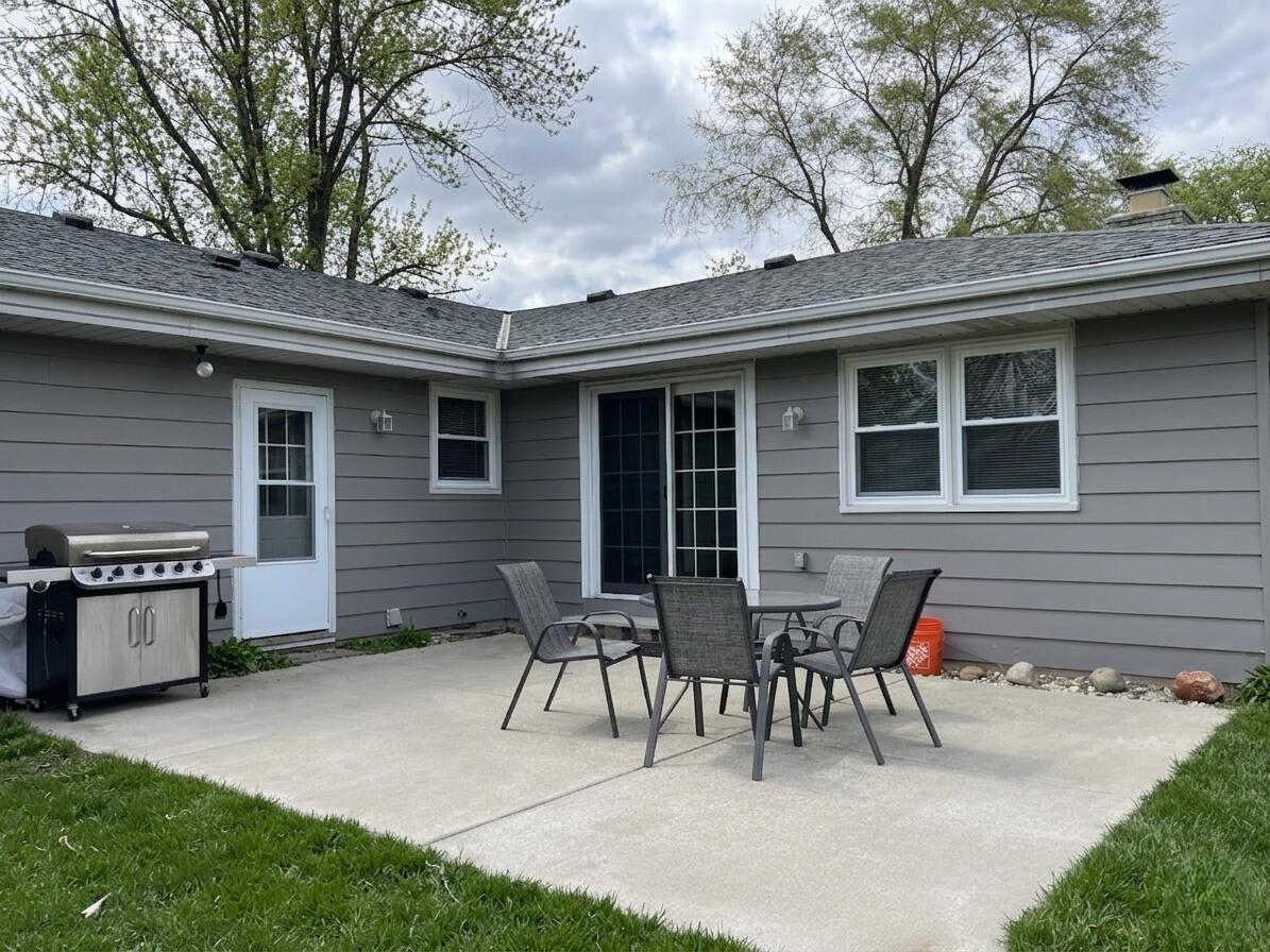 2330 South Sunny Slope Road New Berlin, WI 53151 - Photo 14 of 28 *Virtual Summer Patio