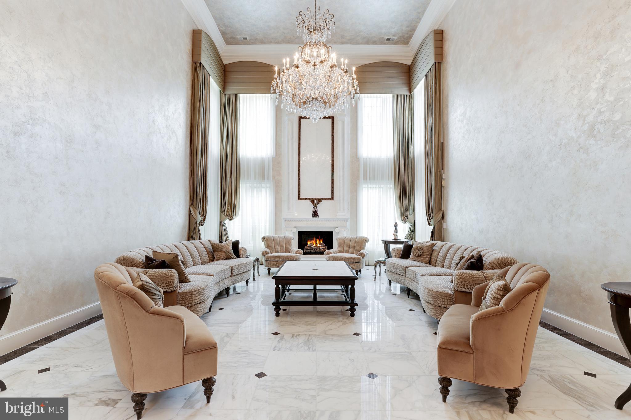 6822 Georgetown Pike McLean, VA 22101 - Photo 13 of 62 2-Story Great Room