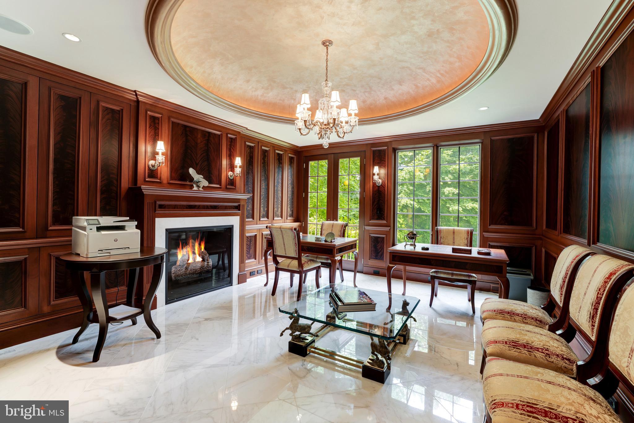 6822 Georgetown Pike McLean, VA 22101 - Photo 15 of 62 Library / Office