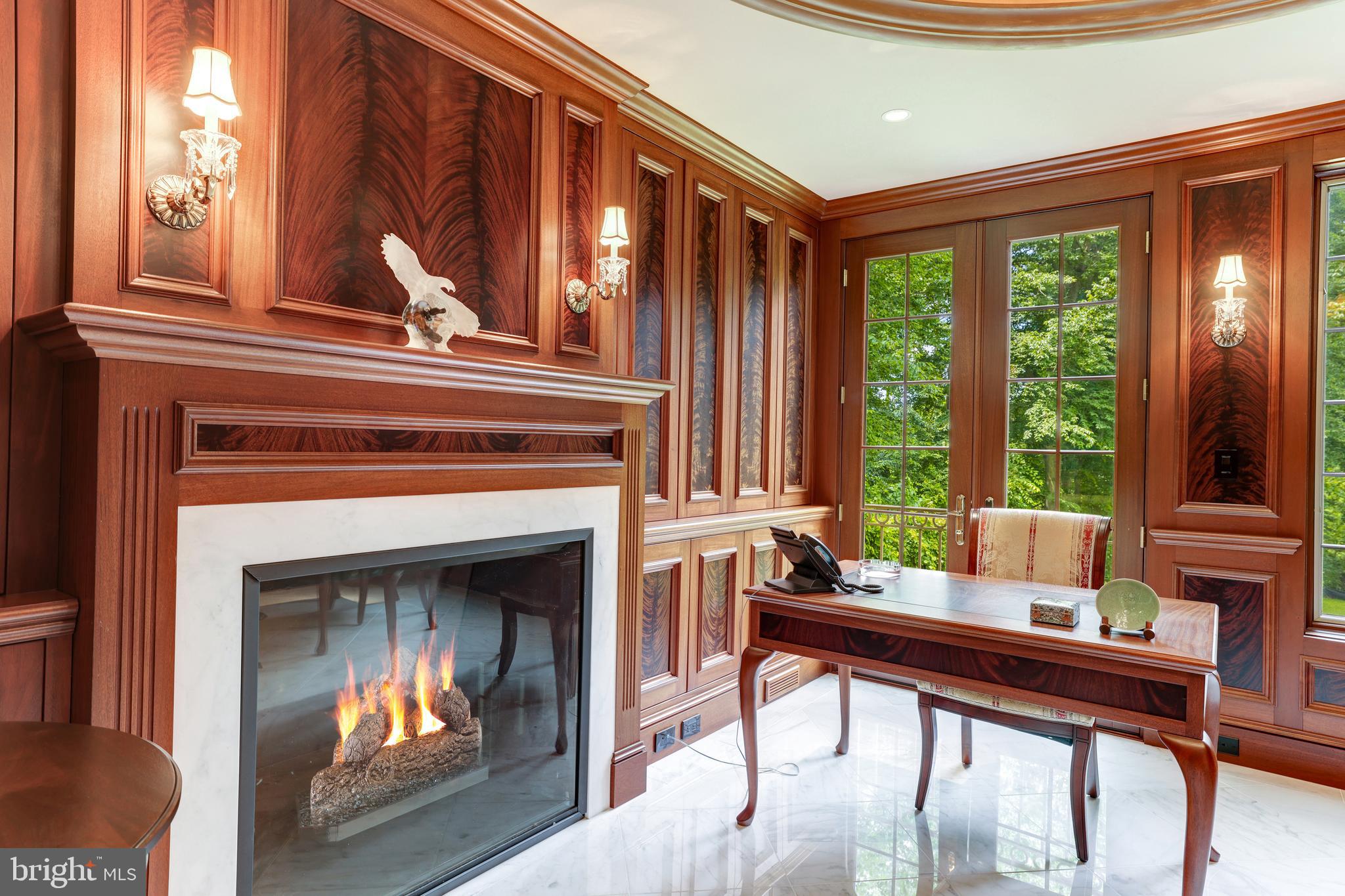 6822 Georgetown Pike McLean, VA 22101 - Photo 17 of 62 Library / Office