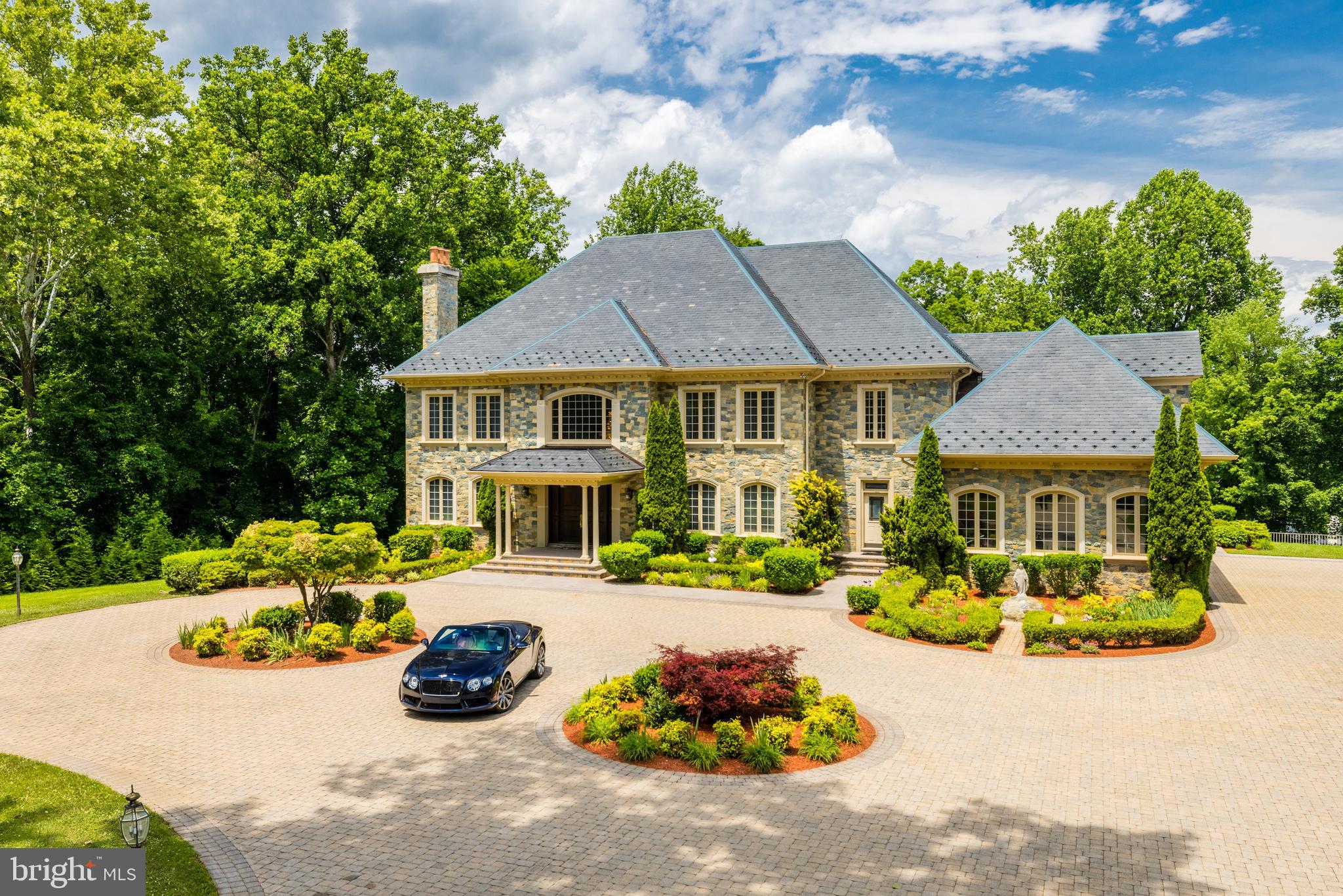 6822 Georgetown Pike McLean, VA 22101 - Photo 2 of 62 Exterior Front