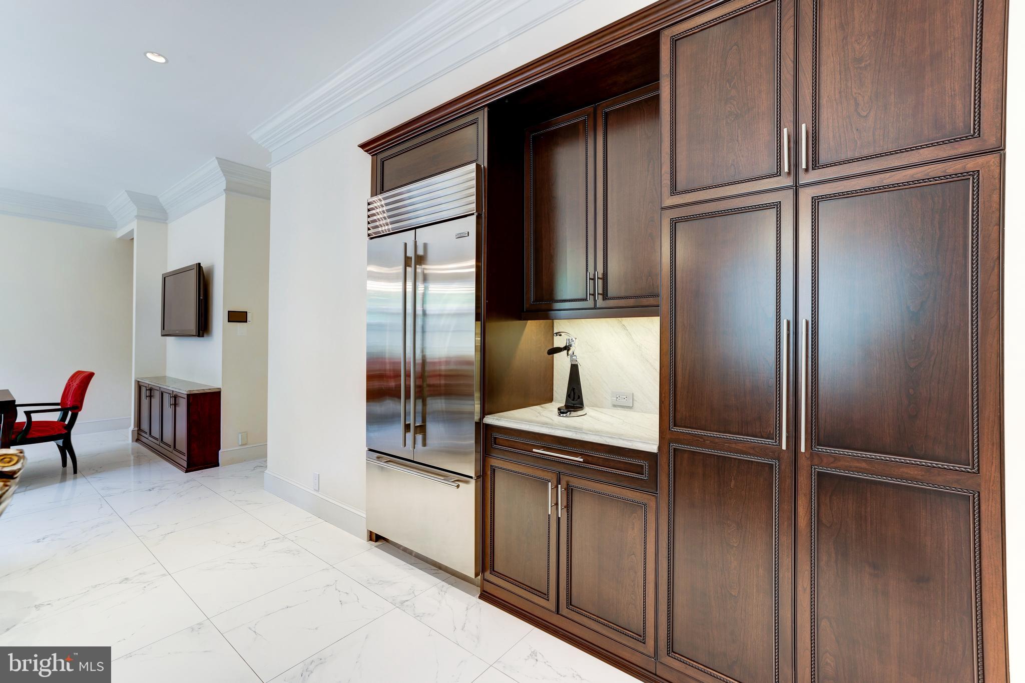 6822 Georgetown Pike McLean, VA 22101 - Photo 24 of 62 Gourmet Kitchen