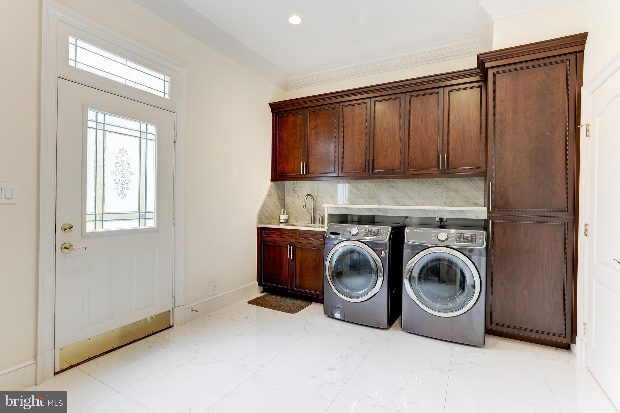 6822 Georgetown Pike McLean, VA 22101 - Photo 30 of 62 Laundry Room