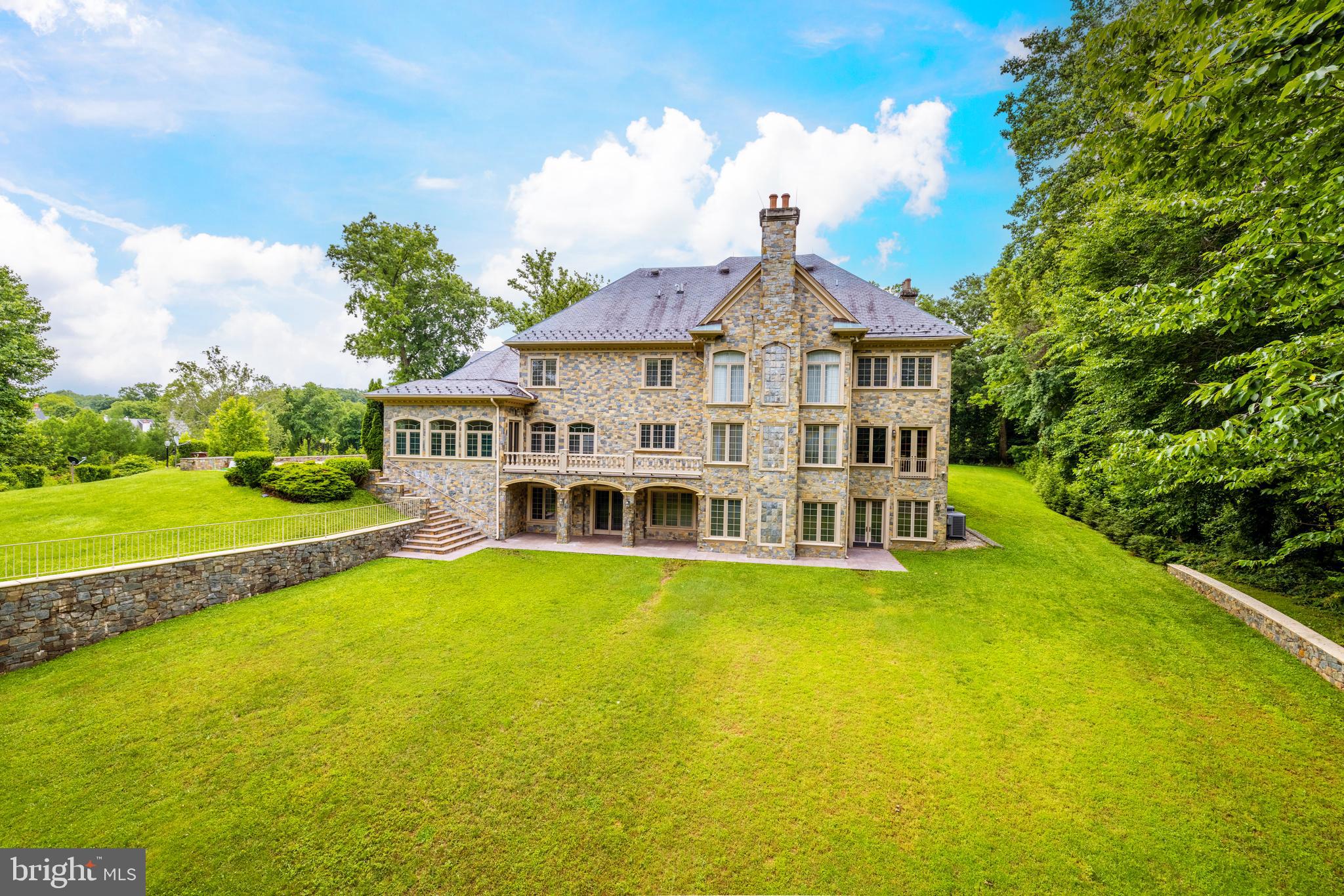 6822 Georgetown Pike McLean, VA 22101 - Photo 58 of 62 Exterior Rear