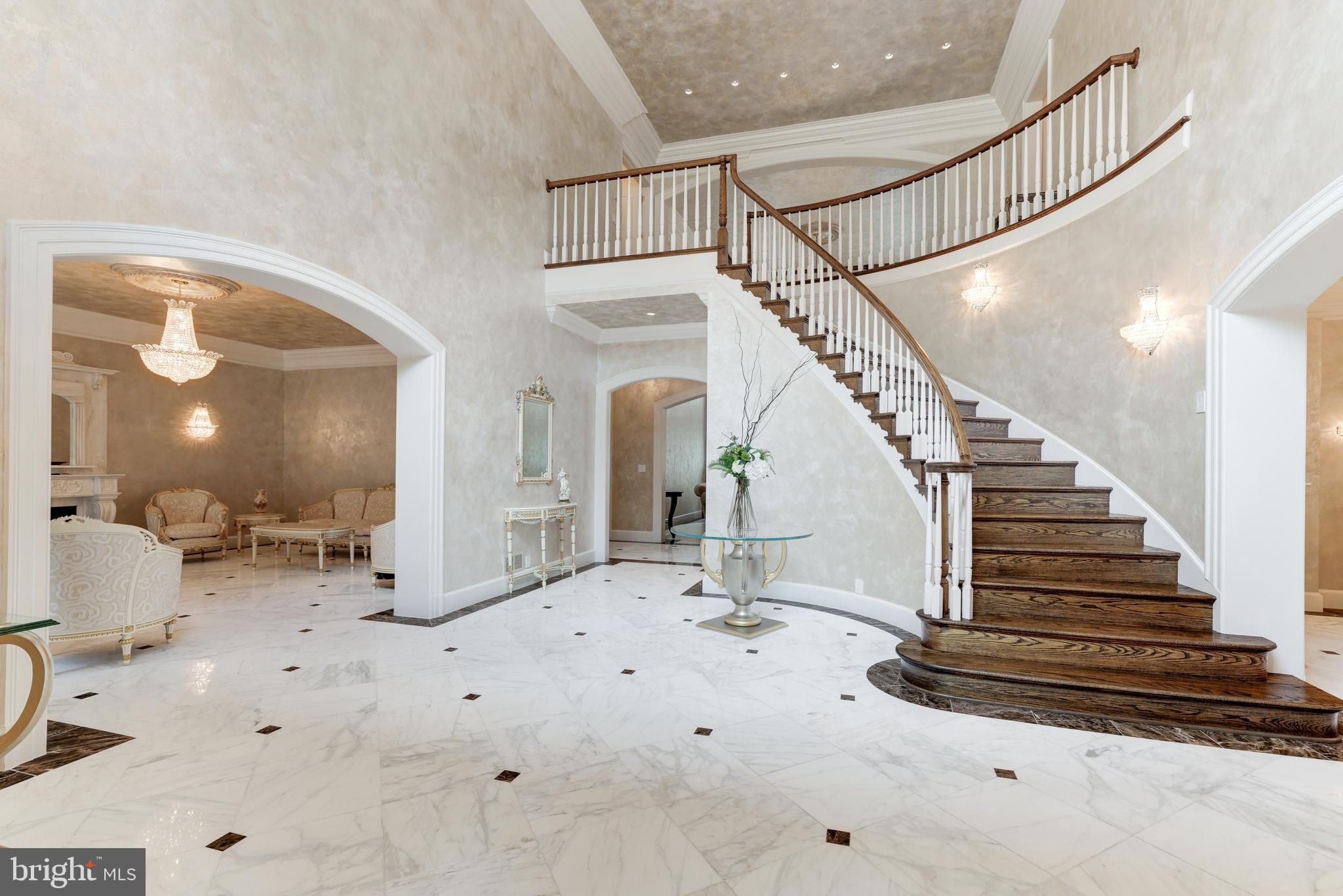6822 Georgetown Pike McLean, VA 22101 - Photo 7 of 62 Foyer / Reception Hall