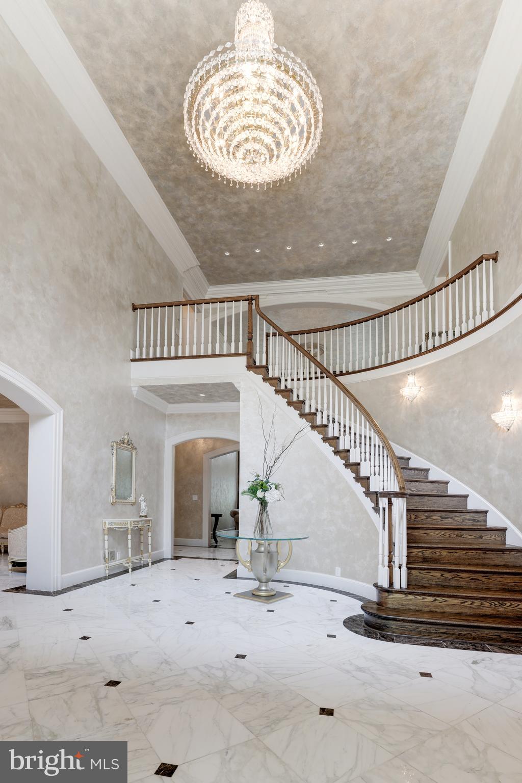 6822 Georgetown Pike McLean, VA 22101 - Photo 8 of 62 Foyer / Reception Hall