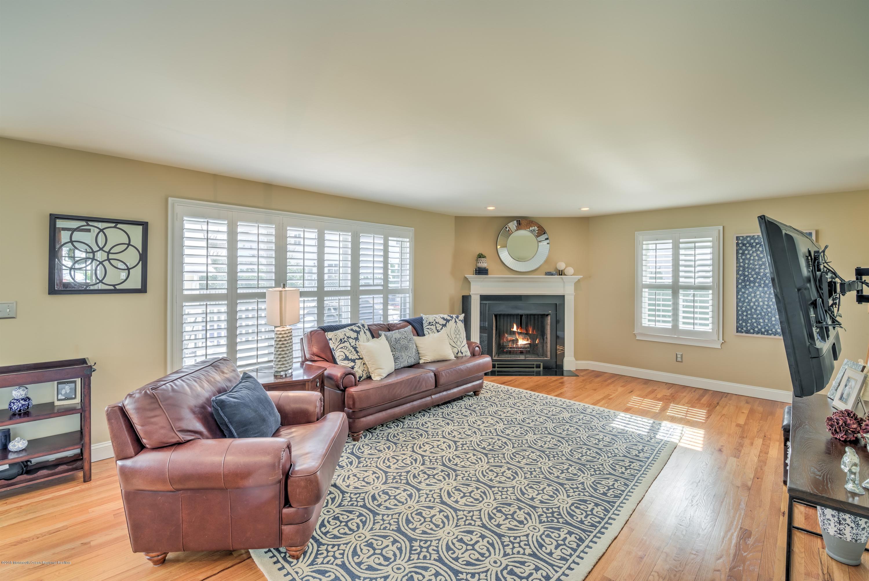296 River Road Red Bank, NJ 07701 - Photo 3 of 26 Family Room