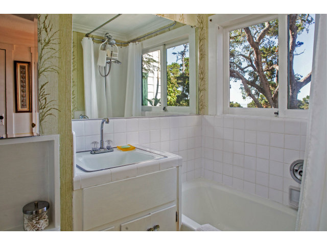 47 Mt Devon Road Carmel, CA 93923 - Photo 10 of 18 Gallery Image 10