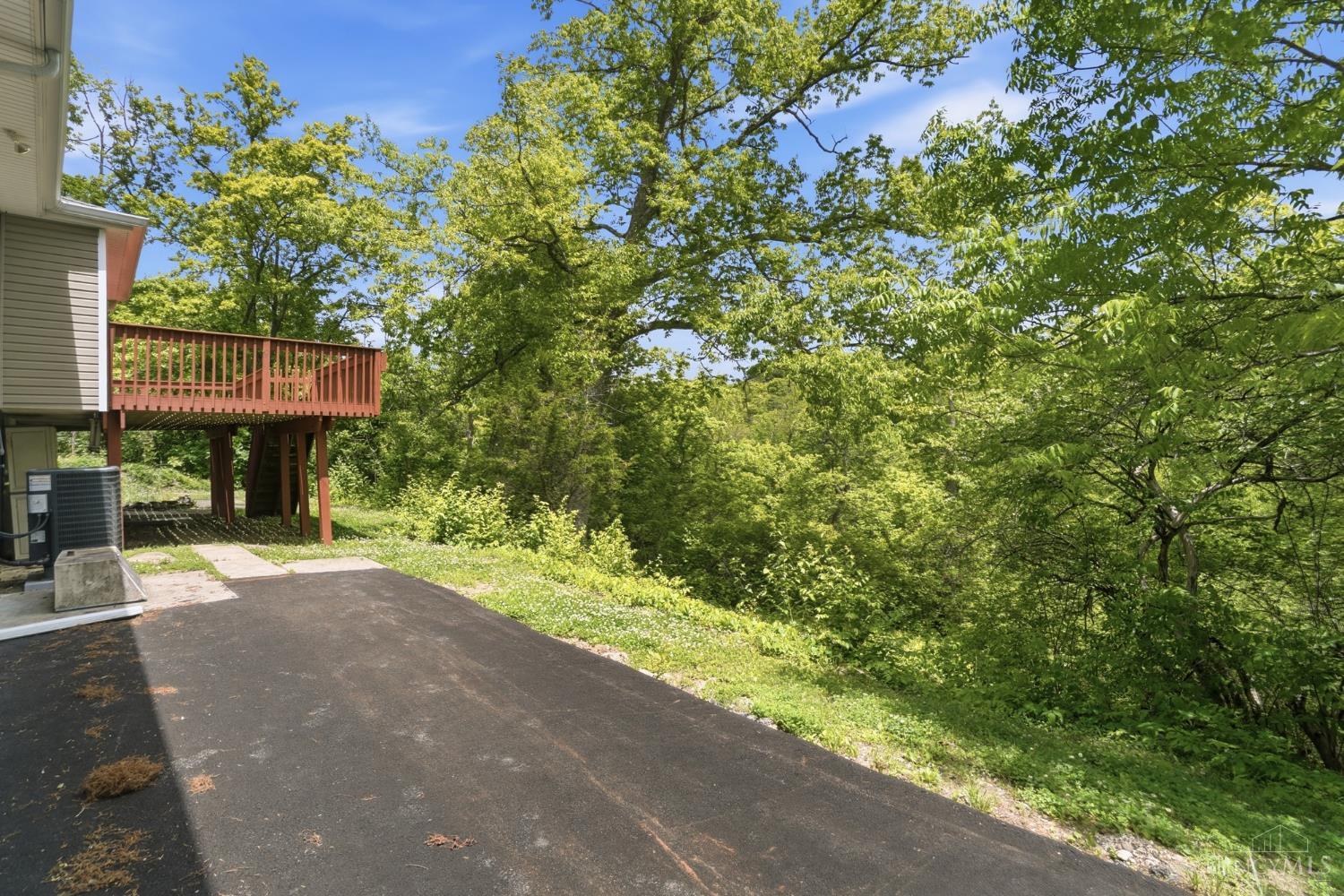 9808 Daly Road Cincinnati, OH 45231 - Photo 35 of 39