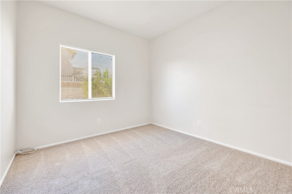 43850 Tiber Street Hemet, CA 92544 - Photo 29 of 39 an empty room with a window
