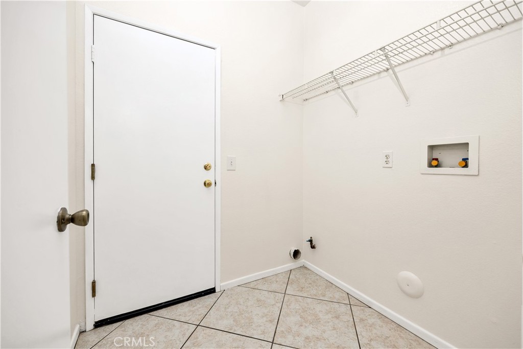 43850 Tiber Street Hemet, CA 92544 - Photo 33 of 39 a view of small space
