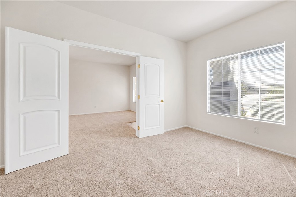 43850 Tiber Street Hemet, CA 92544 - Photo 10 of 39 an empty room with windows